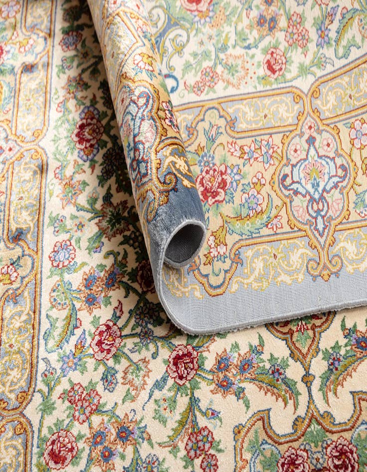 Detail image of  2' 7 x 3' 9 Ghom Silk Rug