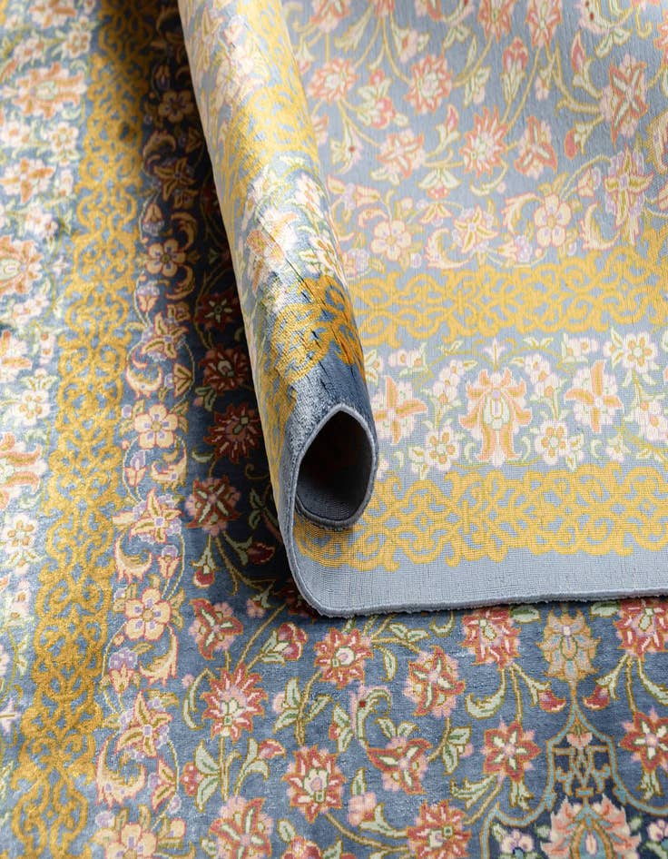 Detail image of  2' 7 x 4' Ghom Silk Rug