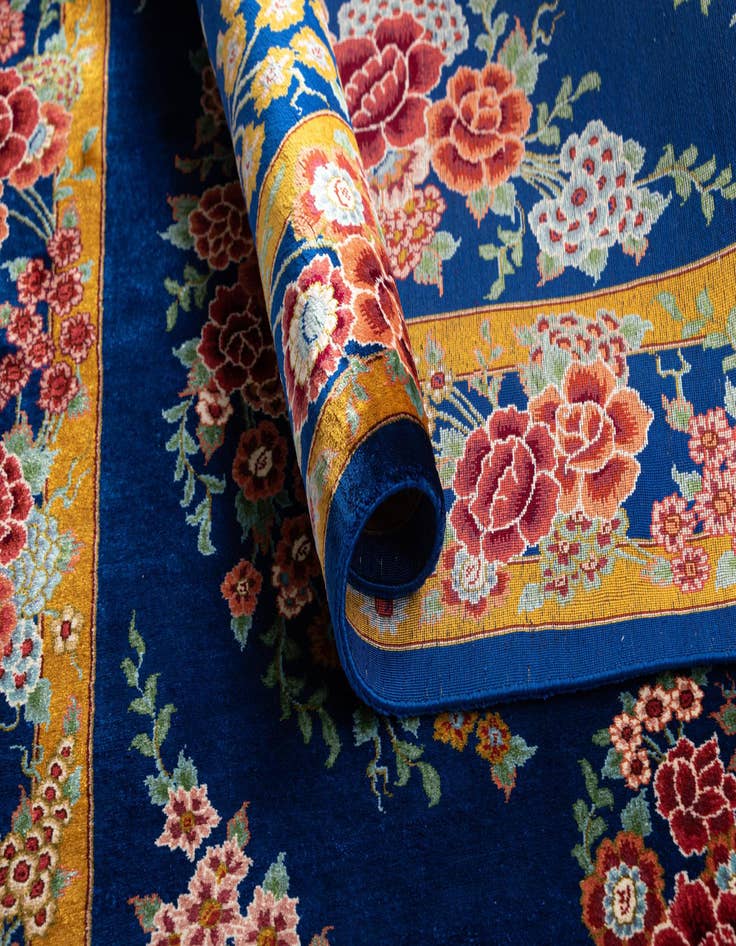 Detail image of  2' 6 x 4' 2 Ghom Silk Rug