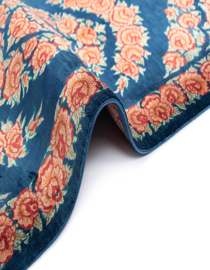 Detail image of  1' 6 x 2' 11 Ghom Silk Rug