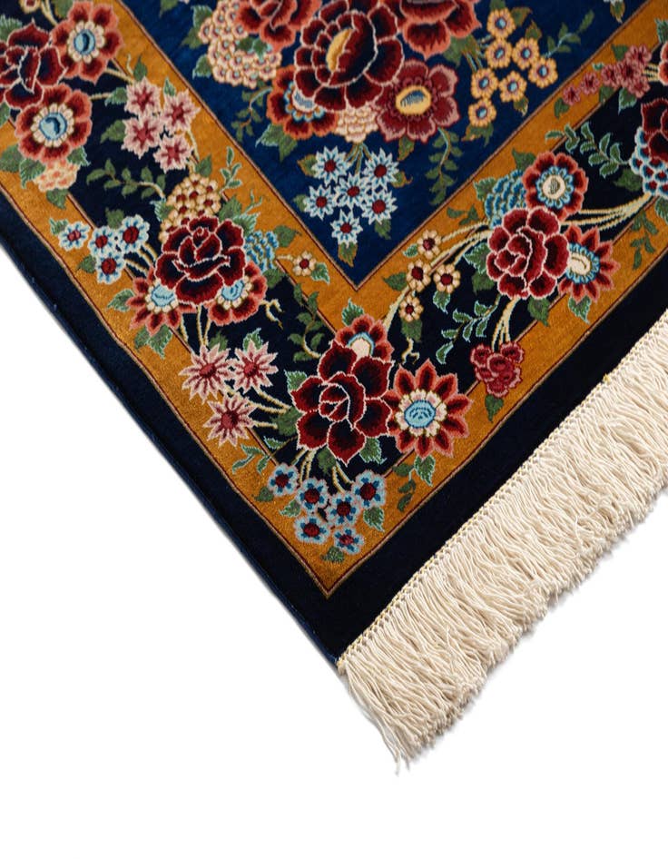 Detail image of  2' 7 x 4' Ghom Silk Rug