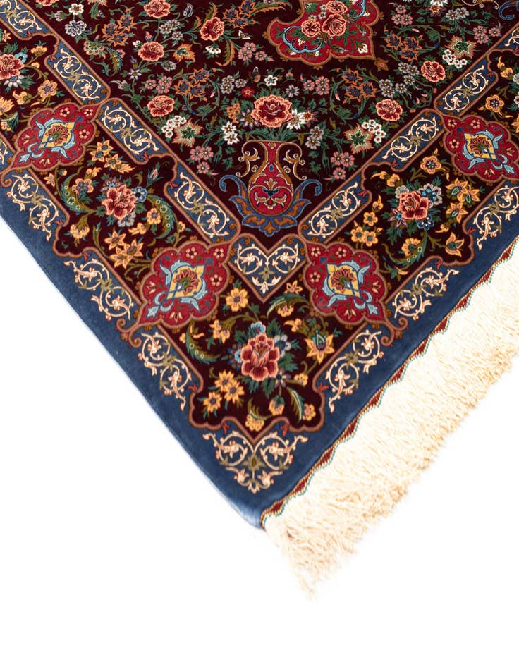 Detail image of  4' 4 x 6' 5 Ghom Silk Rug