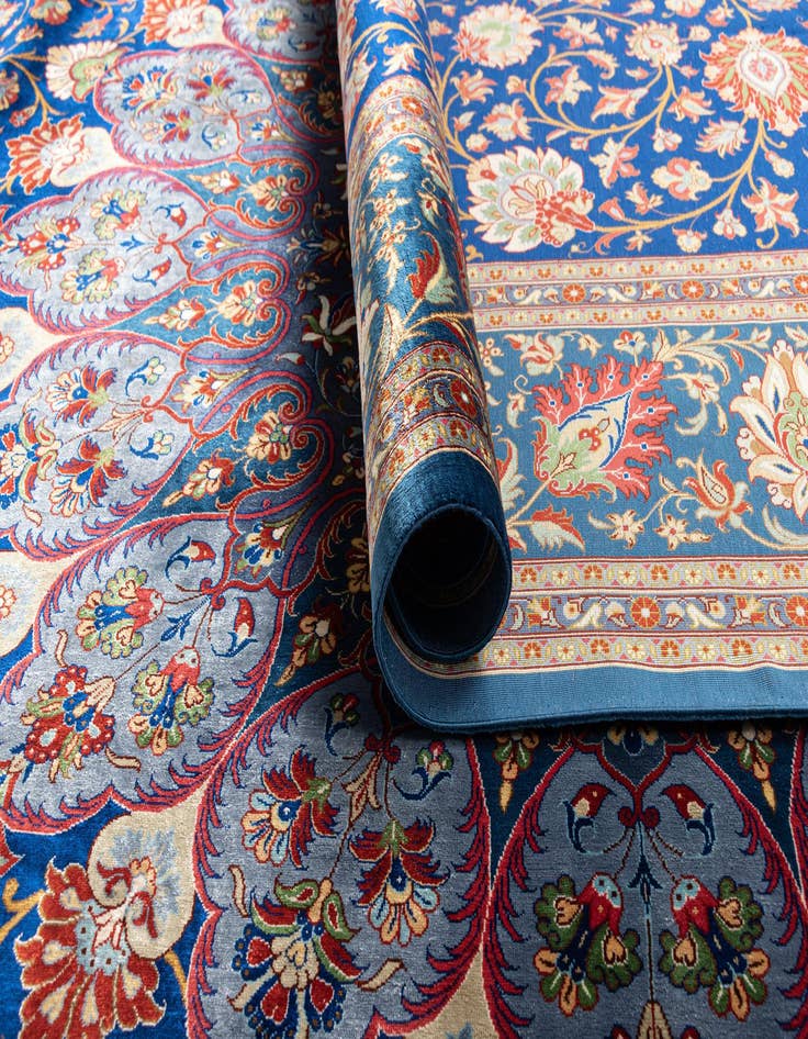 Detail image of  6' 7 x 9' 9 Ghom Silk Rug