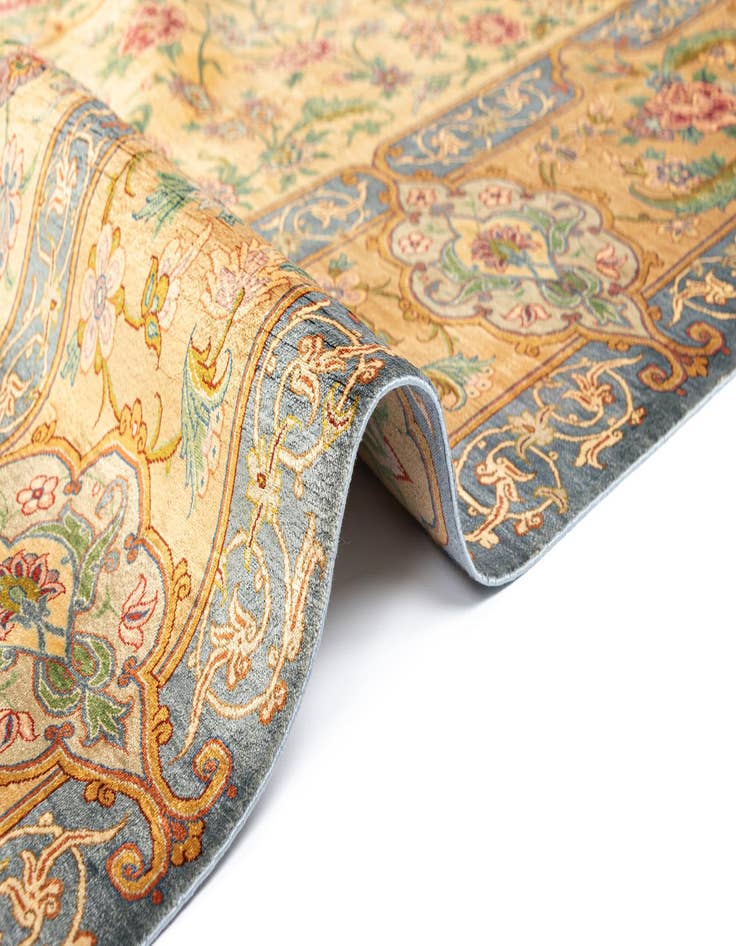 Detail image of  6' 8 x 8' 5 Ghom Silk Rug