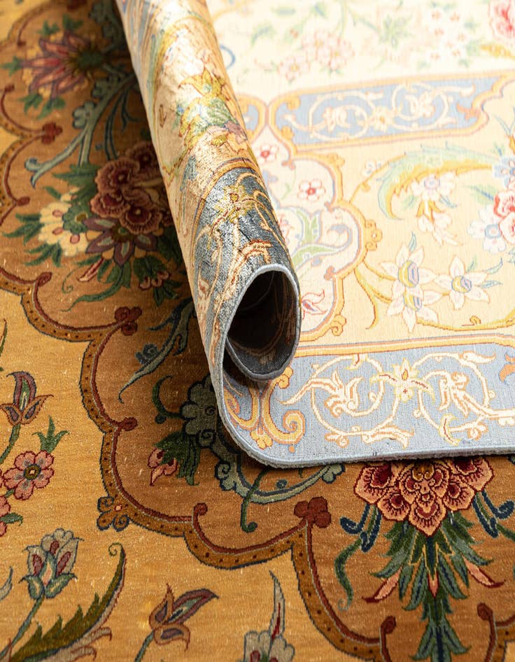 Detail image of  6' 8 x 8' 5 Ghom Silk Rug