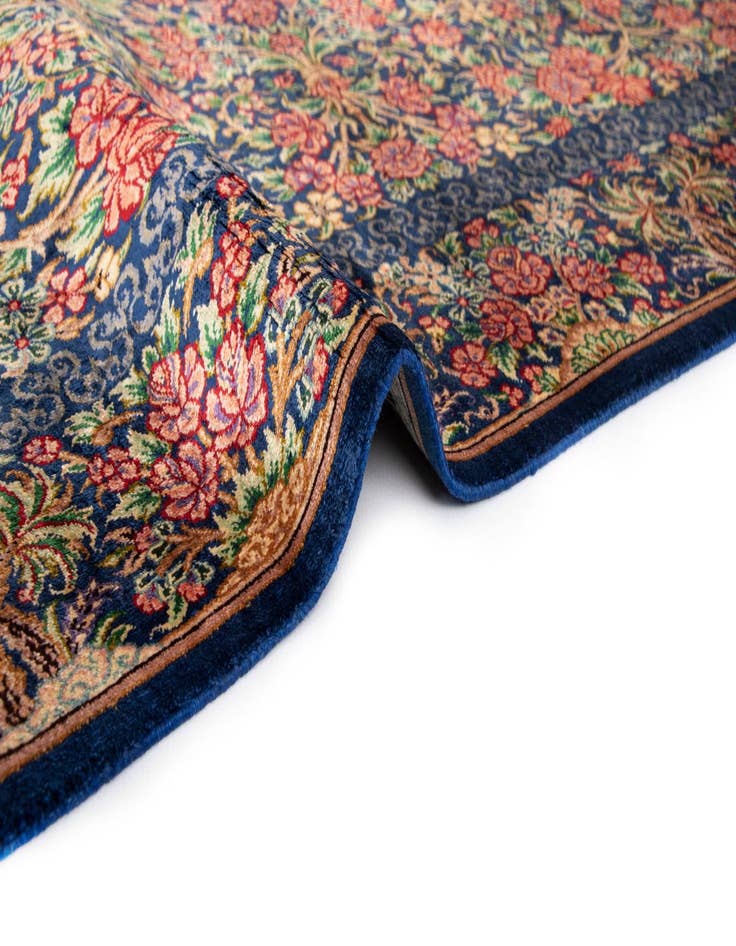 Detail image of  2' 7 x 4' 1 Ghom Silk Rug