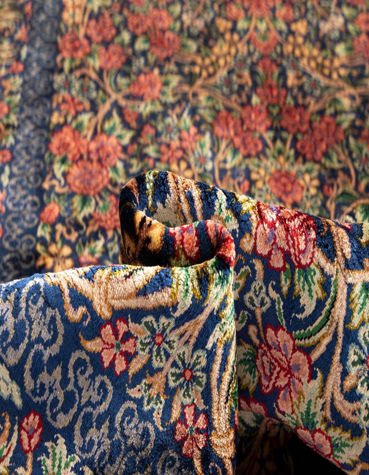 Detail image of  2' 7 x 4' 1 Ghom Silk Rug