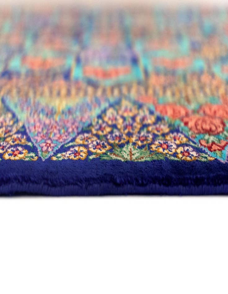 Detail image of  3' 3 x 4' 9 Ghom Silk Rug