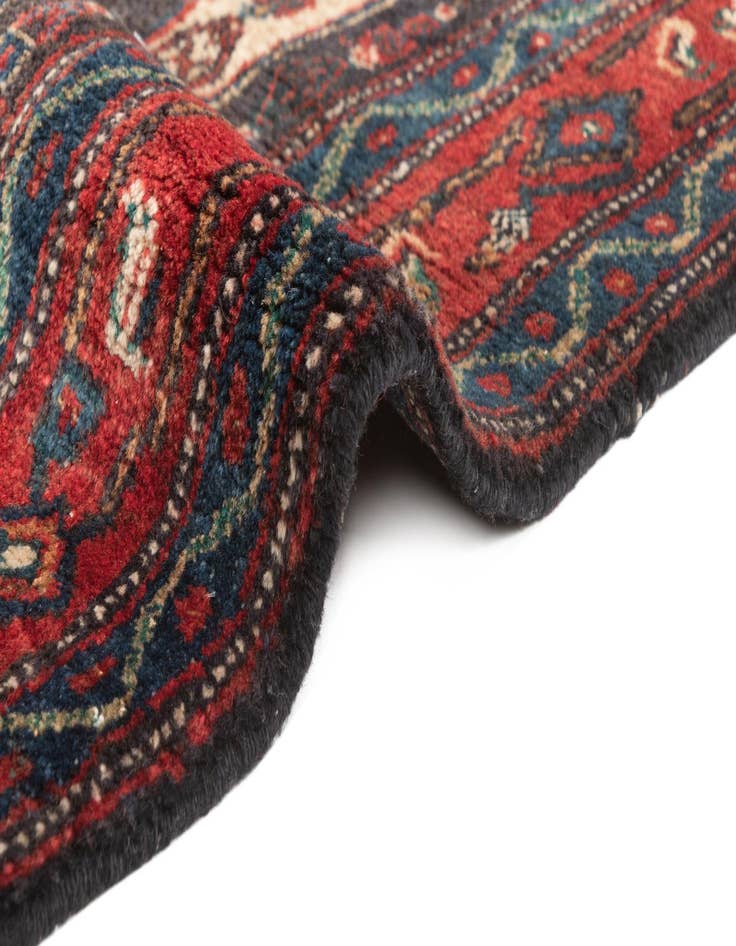 Detail image of  4' x 4' 11 Hamedan Rug
