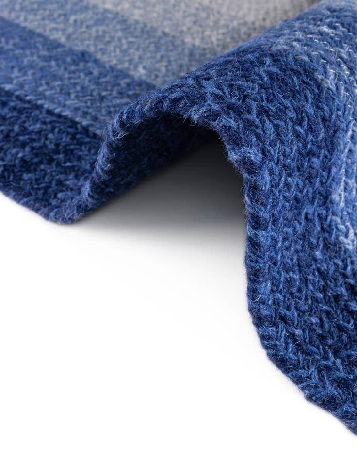 Detail image of  5' 1 x 8'  Hand Hand Braided Wool Rug