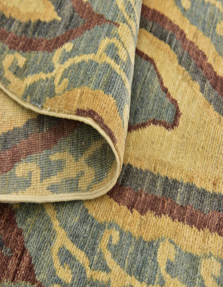 Detail image of  5' 7 x 10' 8  Hand Knotted Ikat Rug