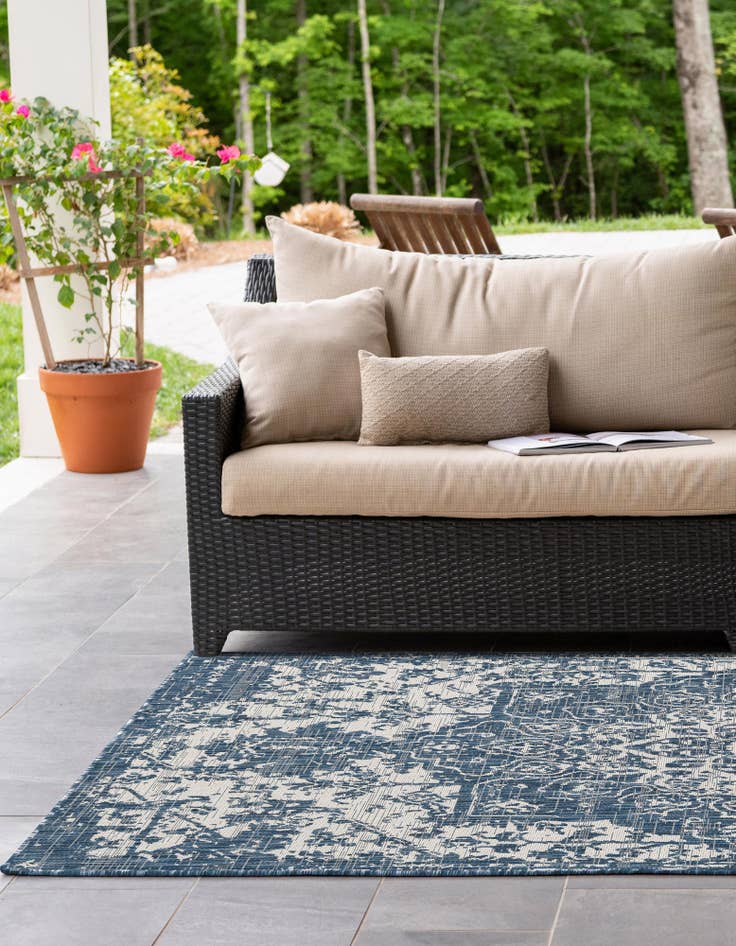 Detail image of  7' x 10'  Washable Jill Zarin Dubai Indoor / Outdoor Rug