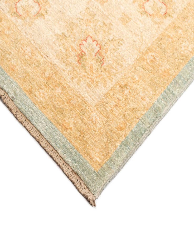 Detail image of  9' 11 x 14' 10 Kaizar Wool Rug