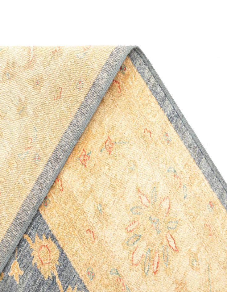 Detail image of  8' 4 x 11' 3 Kaizar Wool Rug