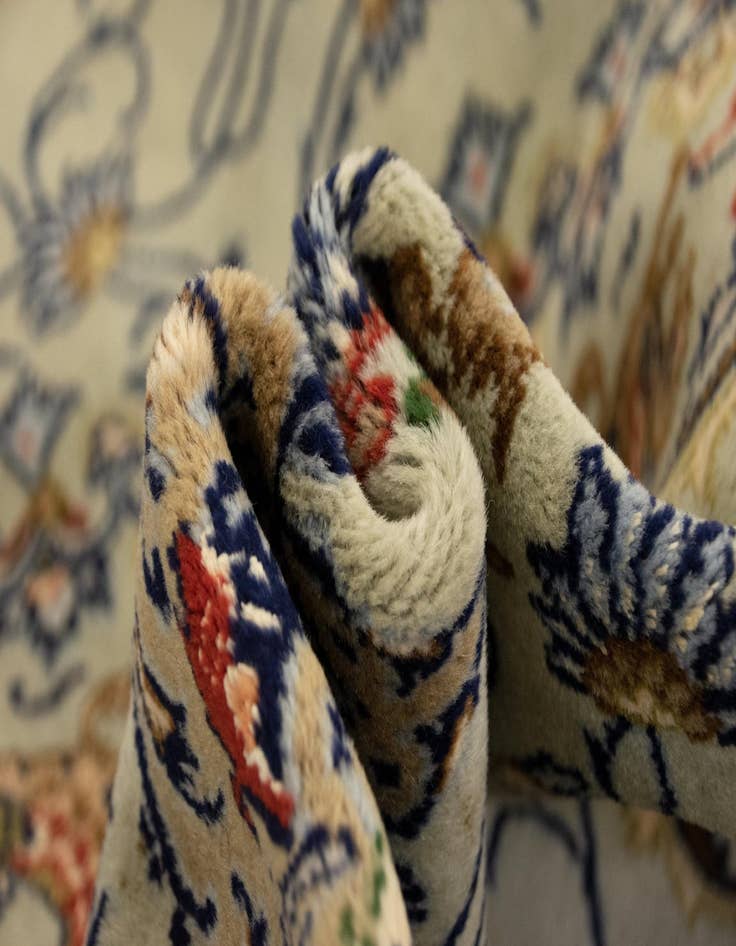 Detail image of  6' 6 x 10'  Hand Knotted Kashan Persian Rug