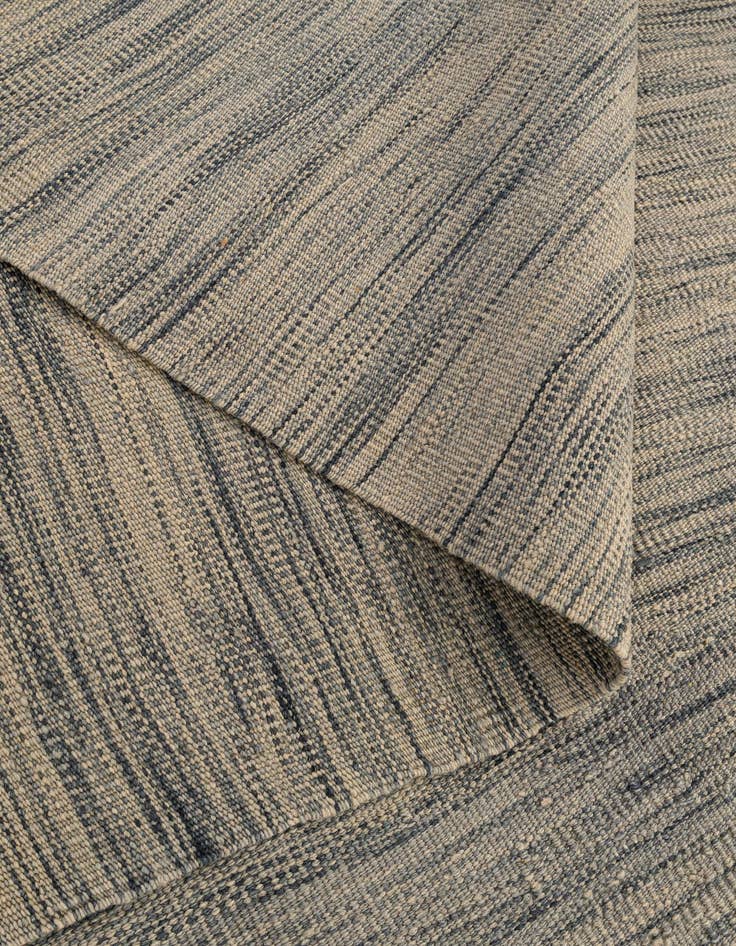 Detail image of  6' 6 x 9' 8  Hand Woven Kilim Modern Wool Rug