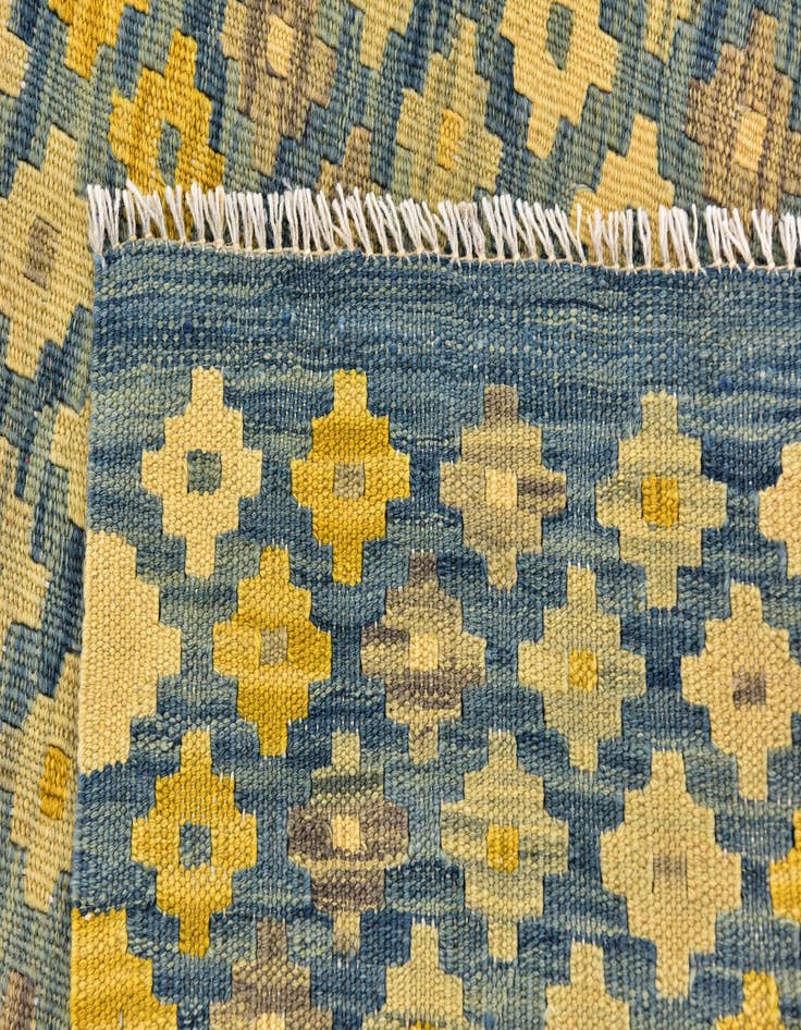 Detail image of  3' 4 x 5'  Hand Woven Kilim Modern Wool Rug