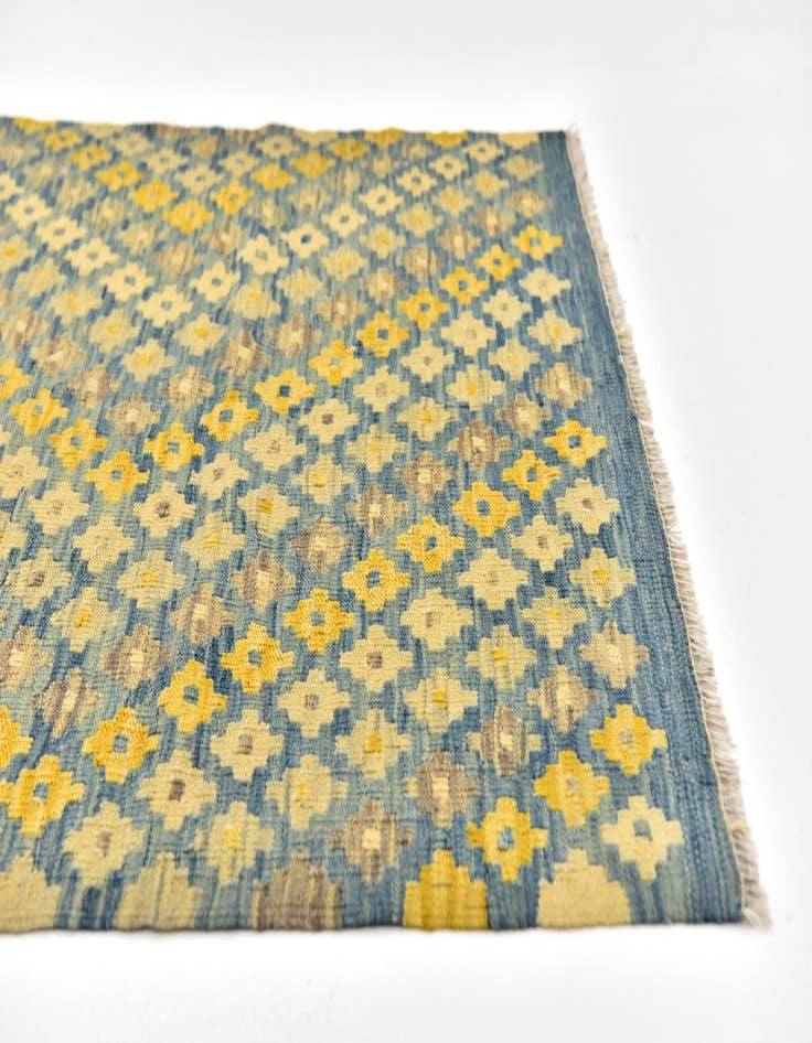 Detail image of  3' 4 x 5'  Hand Woven Kilim Modern Wool Rug