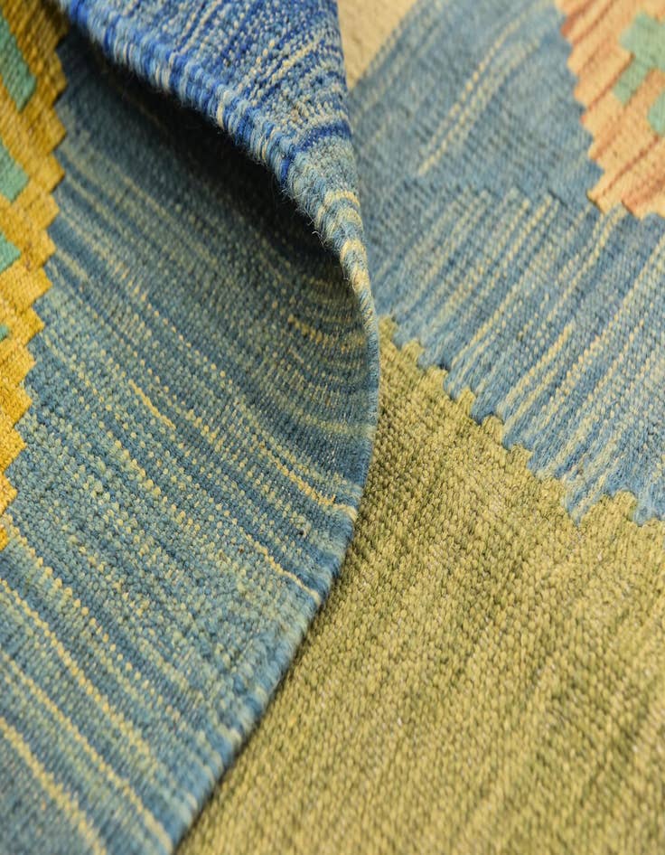 Detail image of  5' 9 x 8'  Hand Woven Kilim Modern Wool Rug