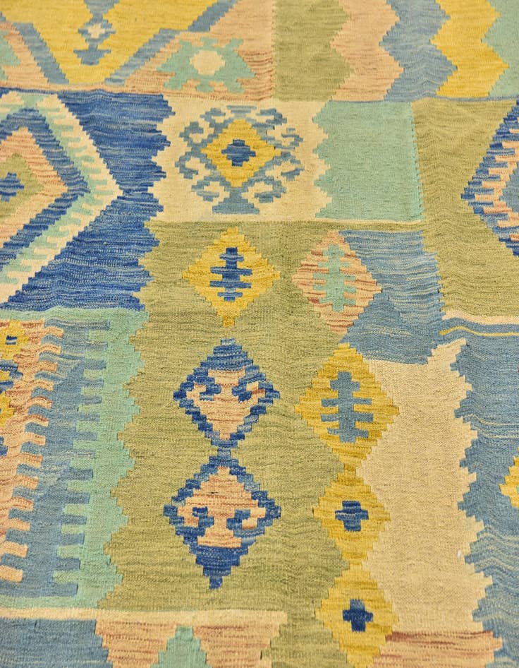 Detail image of  5' 9 x 8'  Hand Woven Kilim Modern Wool Rug