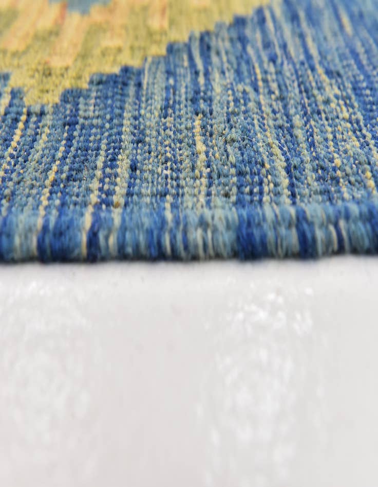 Detail image of  5' 9 x 8'  Hand Woven Kilim Modern Wool Rug