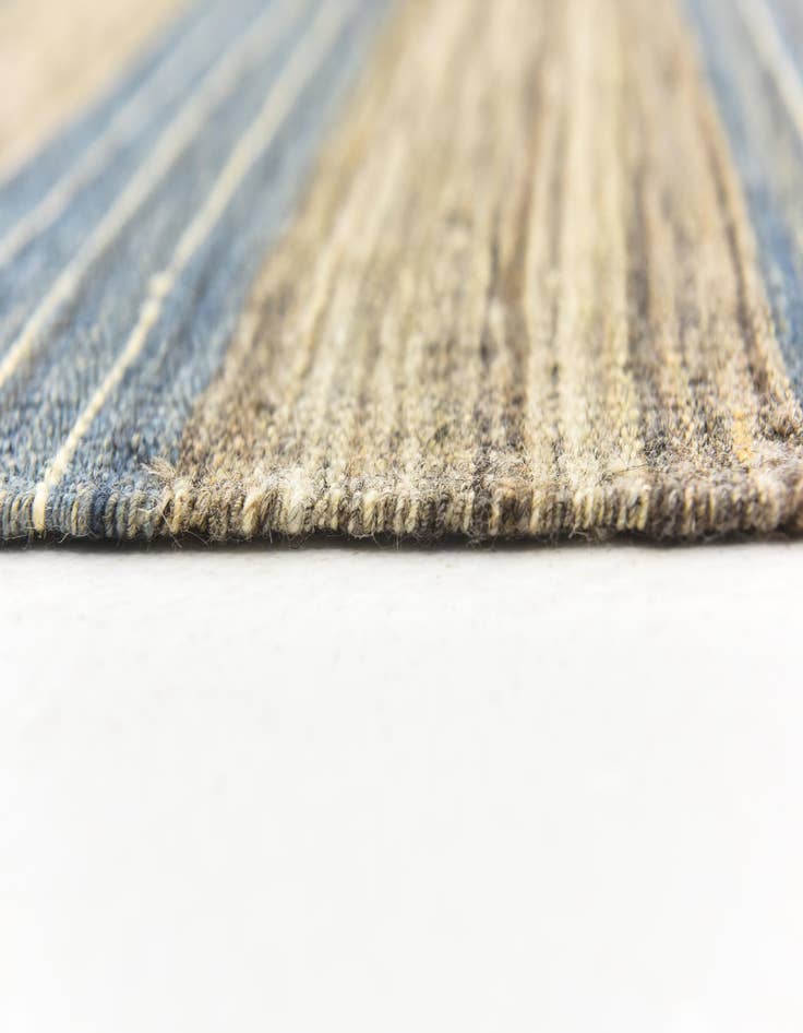 Detail image of  5' 10 x 7' 4  Hand Woven Kilim Modern Wool Rug