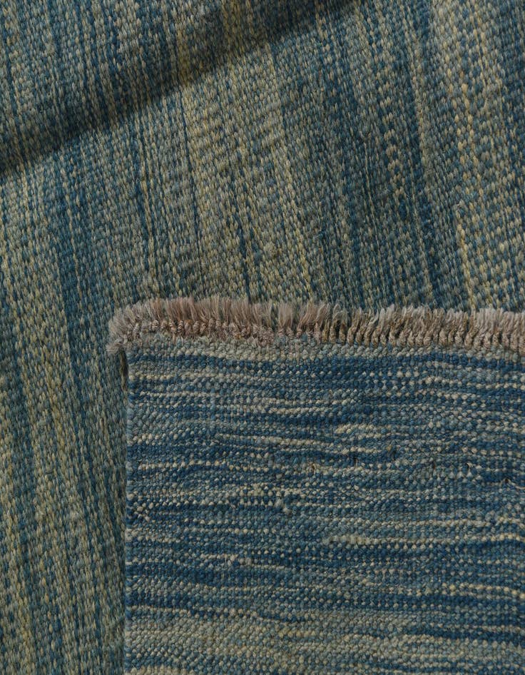 Detail image of  5' x 6' 6  Hand Woven Kilim Modern Wool Rug