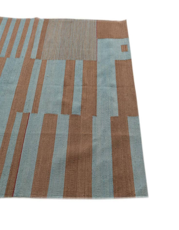 Detail image of  4' 3 x 6'  Hand Woven Kilim Modern Wool Rug