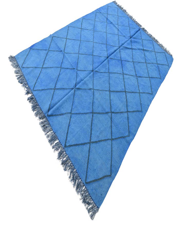 Detail image of  5' 4 x 7' 8  Hand Woven Kilim Modern Wool Rug