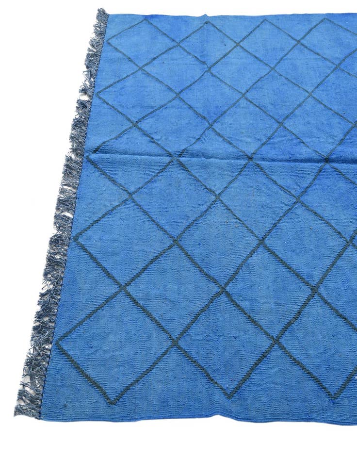 Detail image of  5' 4 x 7' 8  Hand Woven Kilim Modern Wool Rug