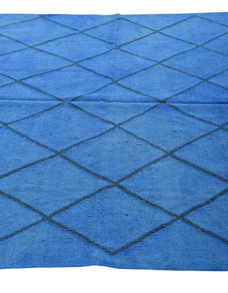 Detail image of  5' 4 x 7' 8  Hand Woven Kilim Modern Wool Rug