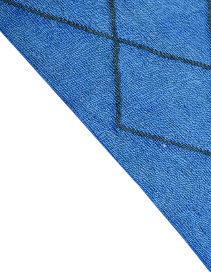 Detail image of  5' 4 x 7' 8  Hand Woven Kilim Modern Wool Rug