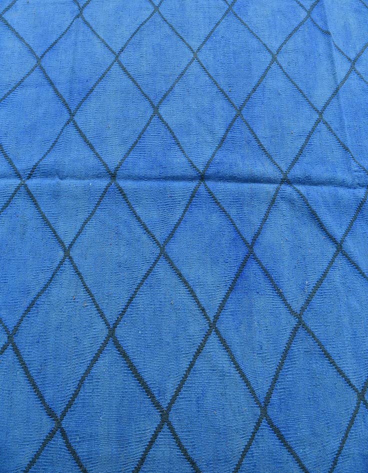 Detail image of  5' 4 x 7' 8  Hand Woven Kilim Modern Wool Rug