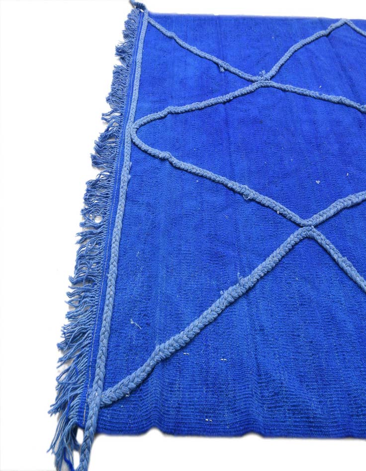 Detail image of  3' 4 x 5'  Hand Woven Kilim Modern Wool Rug