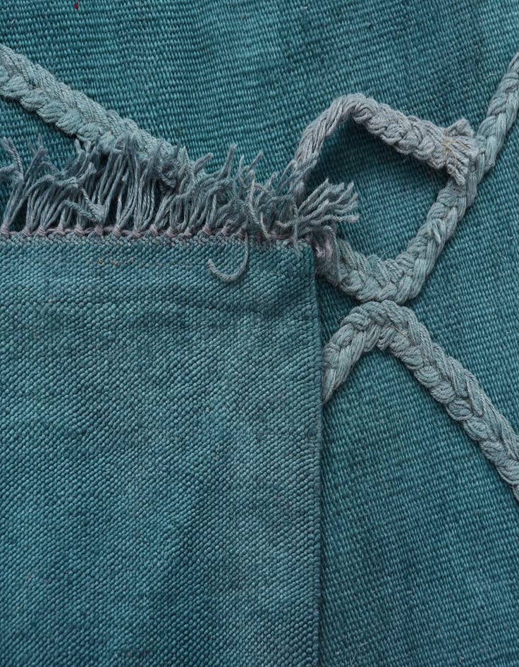 Detail image of  5' 5 x 7' 8  Hand Woven Kilim Modern Wool Rug