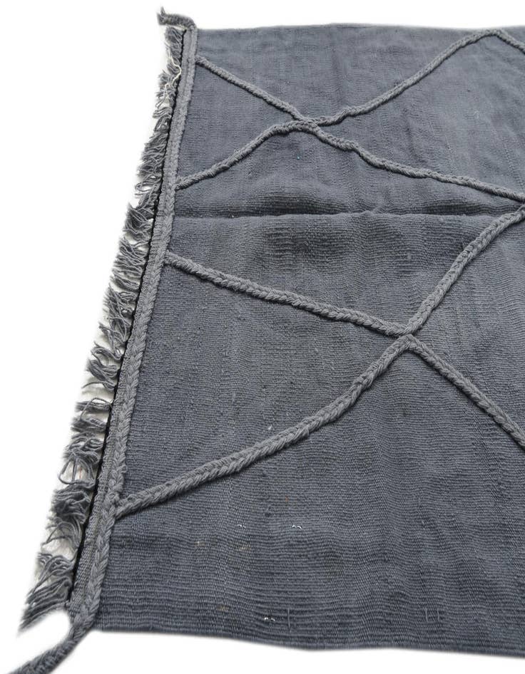 Detail image of  3' 4 x 5'  Hand Woven Kilim Modern Wool Rug