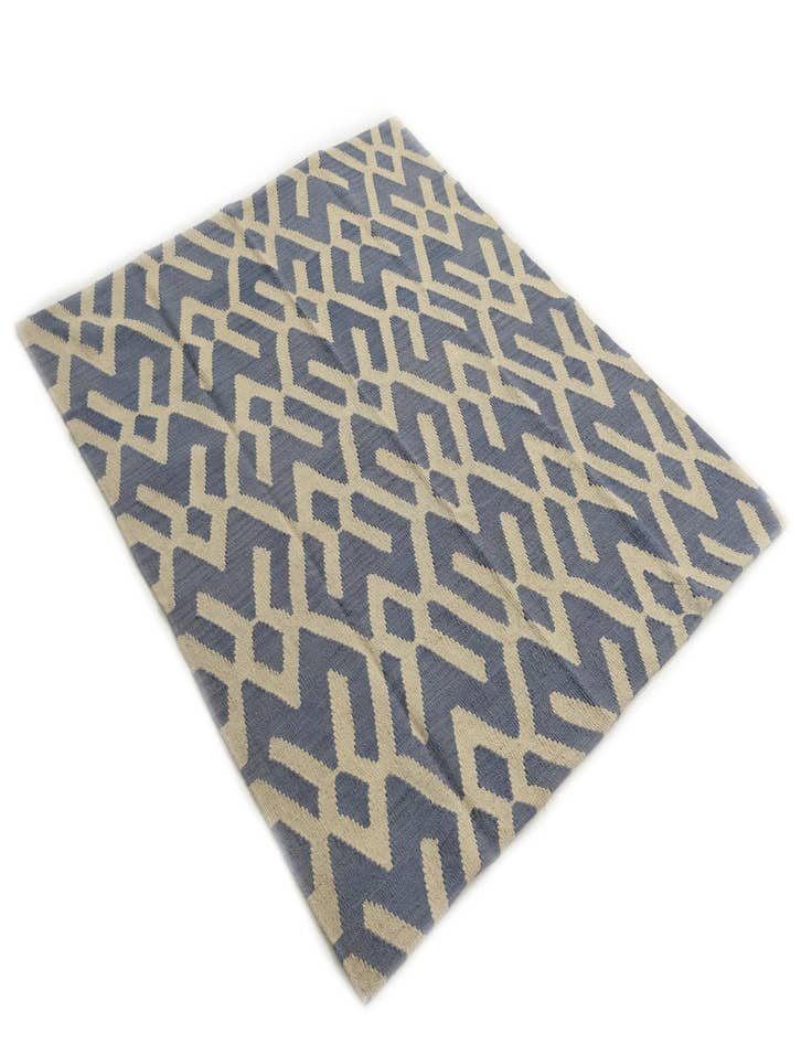 Detail image of  4' 9 x 5' 6  Hand Woven Kilim Modern Wool Rug