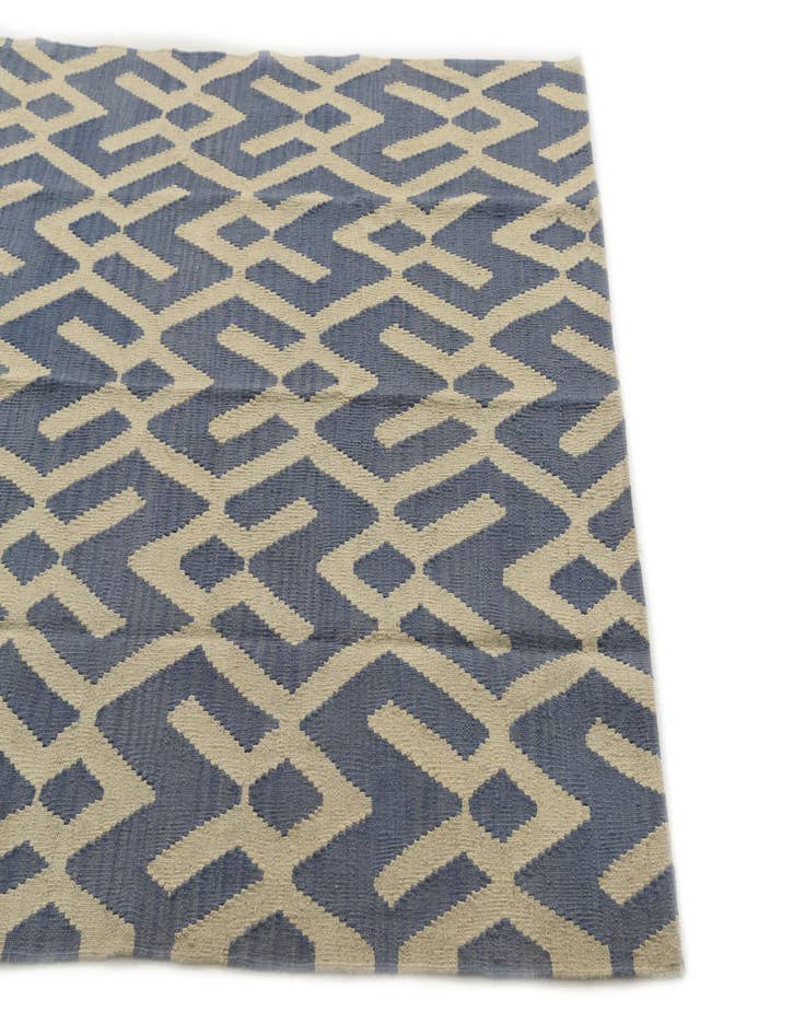 Detail image of  4' 9 x 5' 6  Hand Woven Kilim Modern Wool Rug