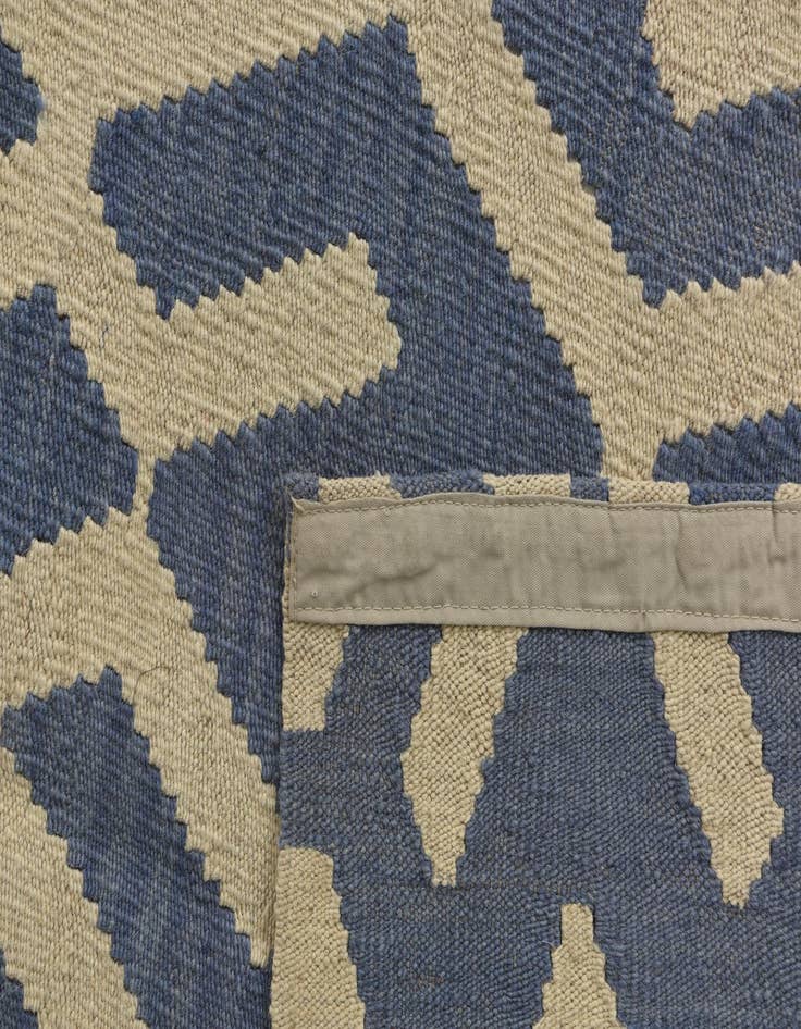 Detail image of  4' 9 x 5' 6  Hand Woven Kilim Modern Wool Rug