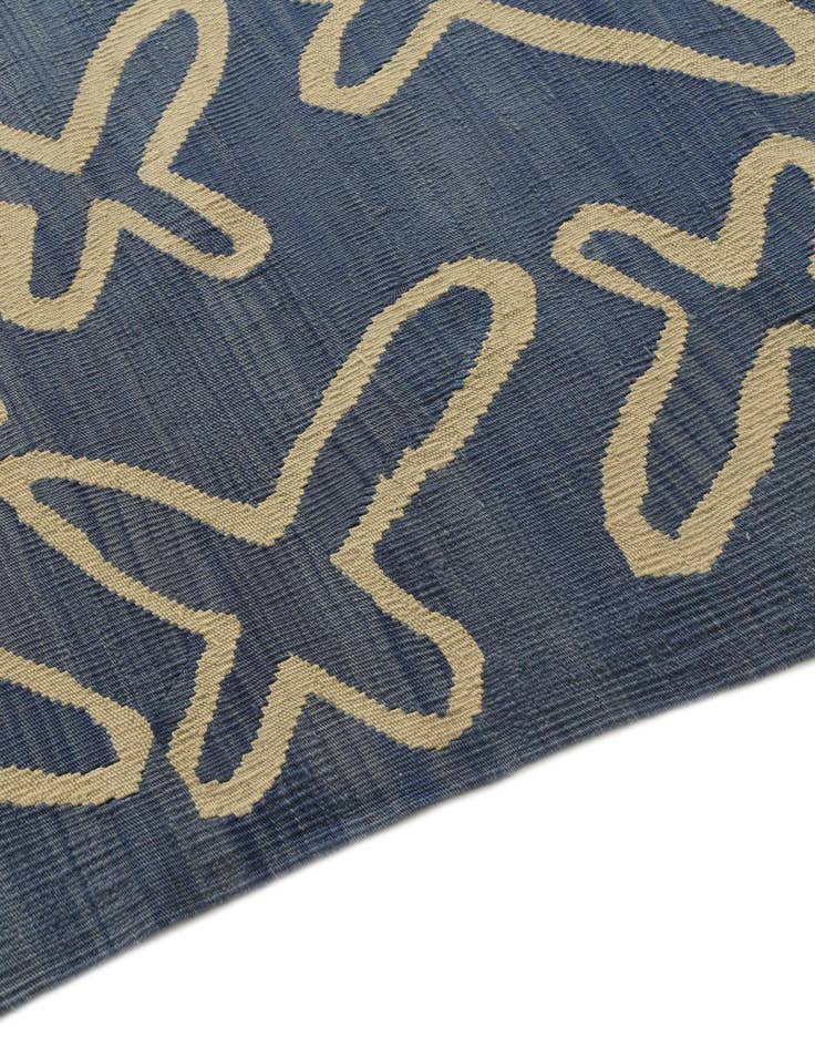 Detail image of  5' 3 x 6' 5  Hand Woven Kilim Modern Wool Rug