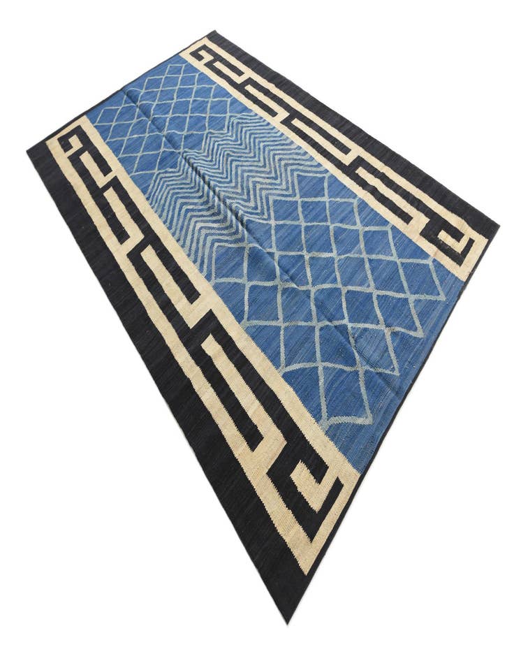 Detail image of  6' 6 x 9' 10  Hand Woven Kilim Modern Wool Rug