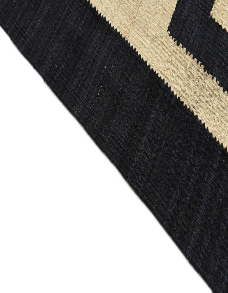 Detail image of  6' 6 x 9' 10  Hand Woven Kilim Modern Wool Rug