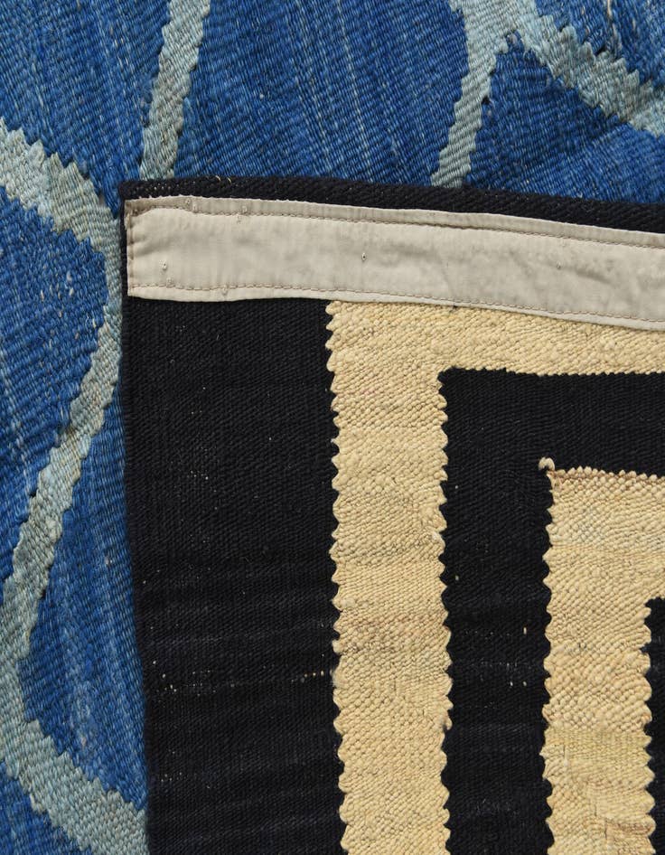 Detail image of  6' 6 x 9' 10  Hand Woven Kilim Modern Wool Rug