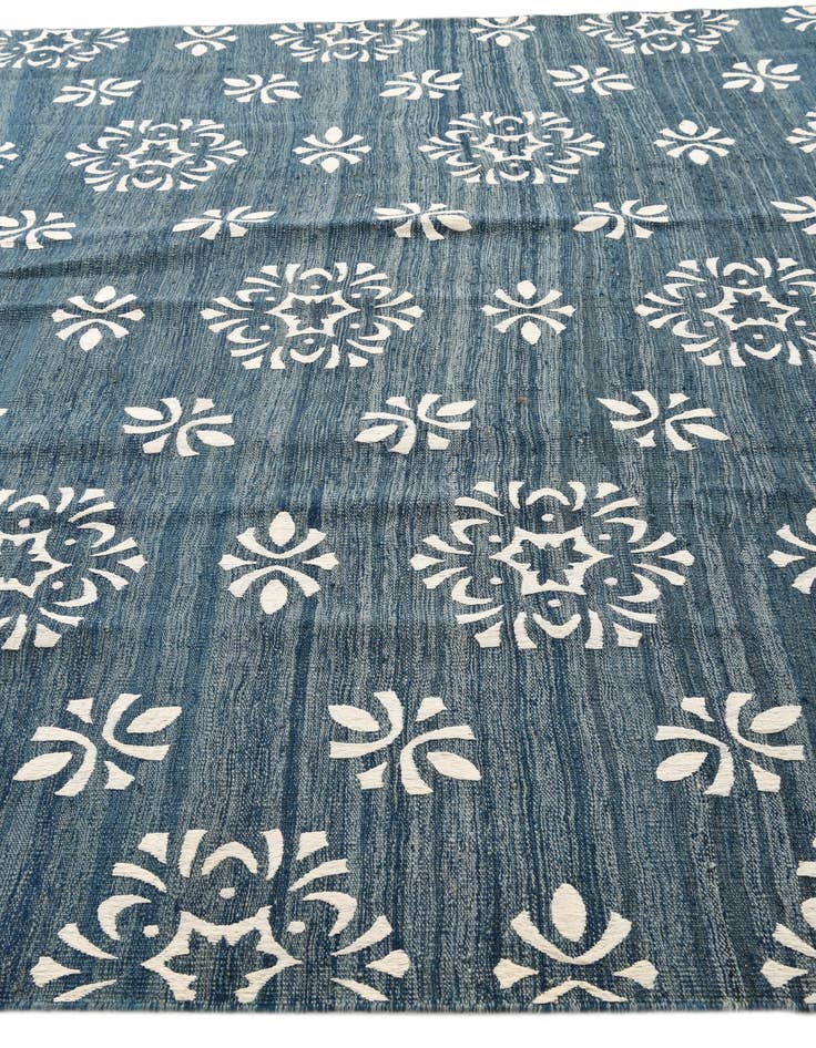 Detail image of  8' 5 x 11' 5  Hand Woven Kilim Modern Rug