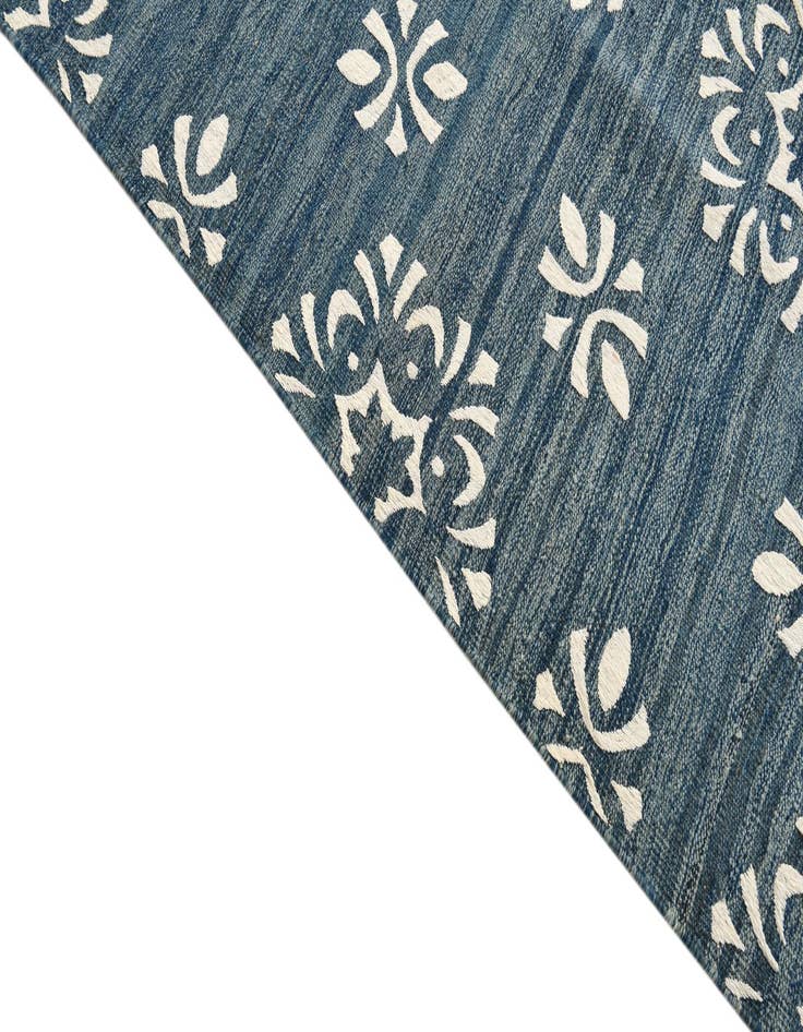 Detail image of  8' 5 x 11' 5  Hand Woven Kilim Modern Rug