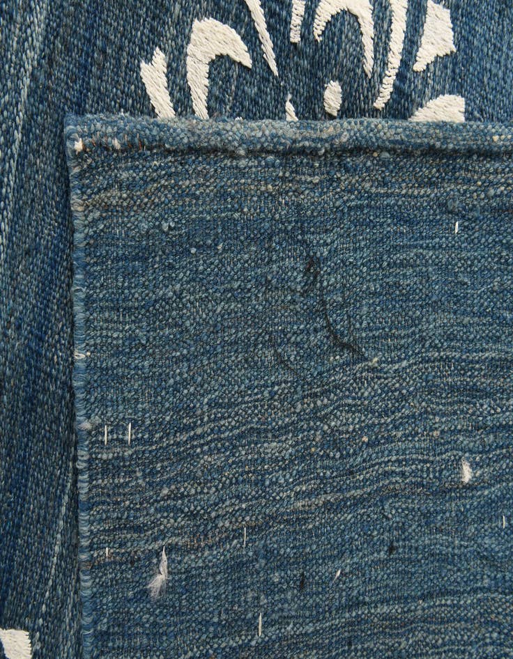 Detail image of  8' 5 x 11' 5  Hand Woven Kilim Modern Rug