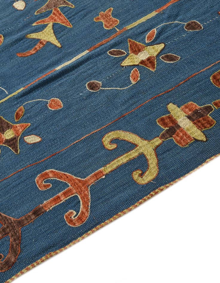 Detail image of  5' 10 x 7' 7  Hand Woven Kilim Suzani Wool Rug