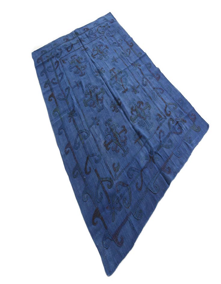 Detail image of  5' 6 x 7' 6  Hand Woven Kilim Suzani Wool Rug