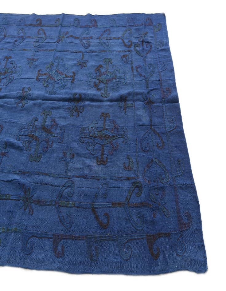 Detail image of  5' 6 x 7' 6  Hand Woven Kilim Suzani Wool Rug