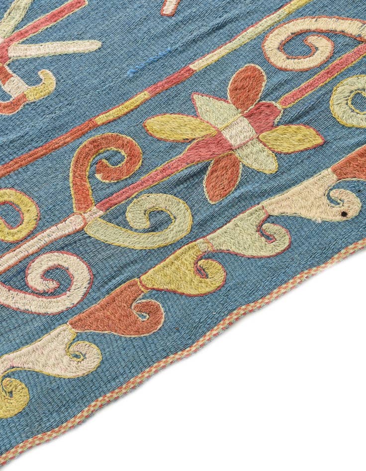 Detail image of  5' 6 x 7'  Hand Woven Kilim Suzani Wool Rug